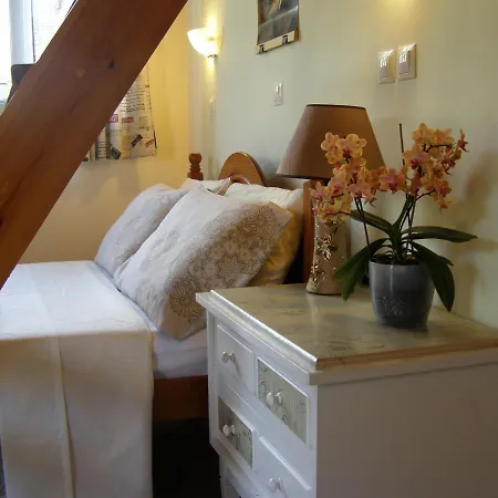 Kostas Walkers Point Bed and Breakfast Δαφνάτα