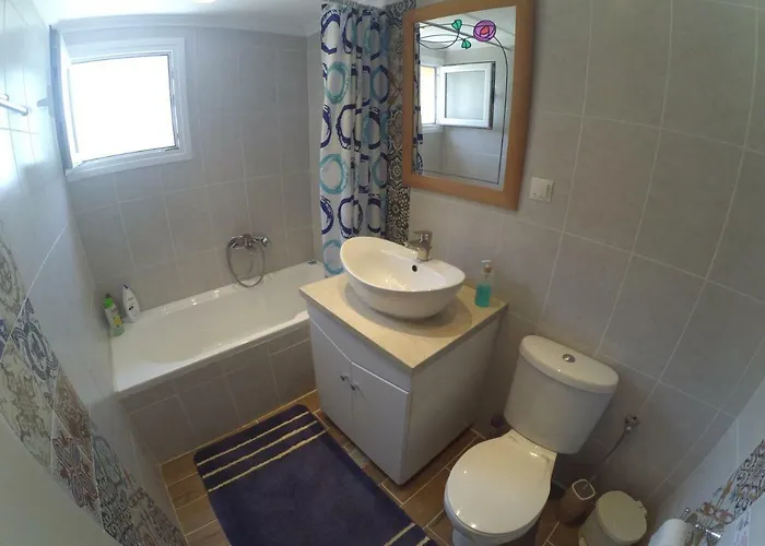 Kostas Walkers Point 3*
