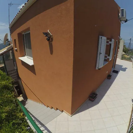 Bed and Breakfast Kostas Walkers Point 3*