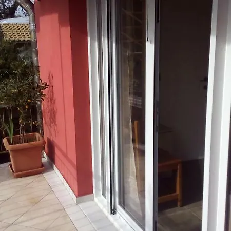 Kostas Walkers Point Bed and Breakfast Δαφνάτα