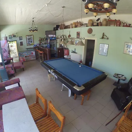 Kostas Walkers Point Bed and Breakfast Δαφνάτα