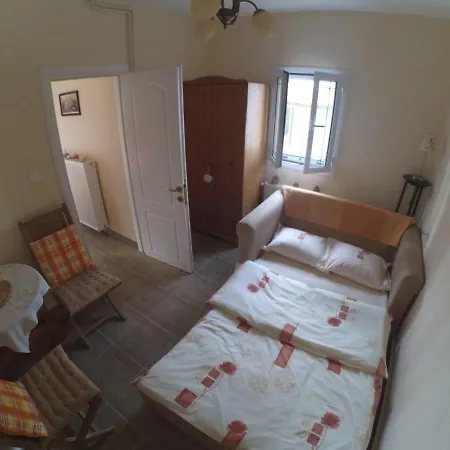 Kostas Walkers Point 3*